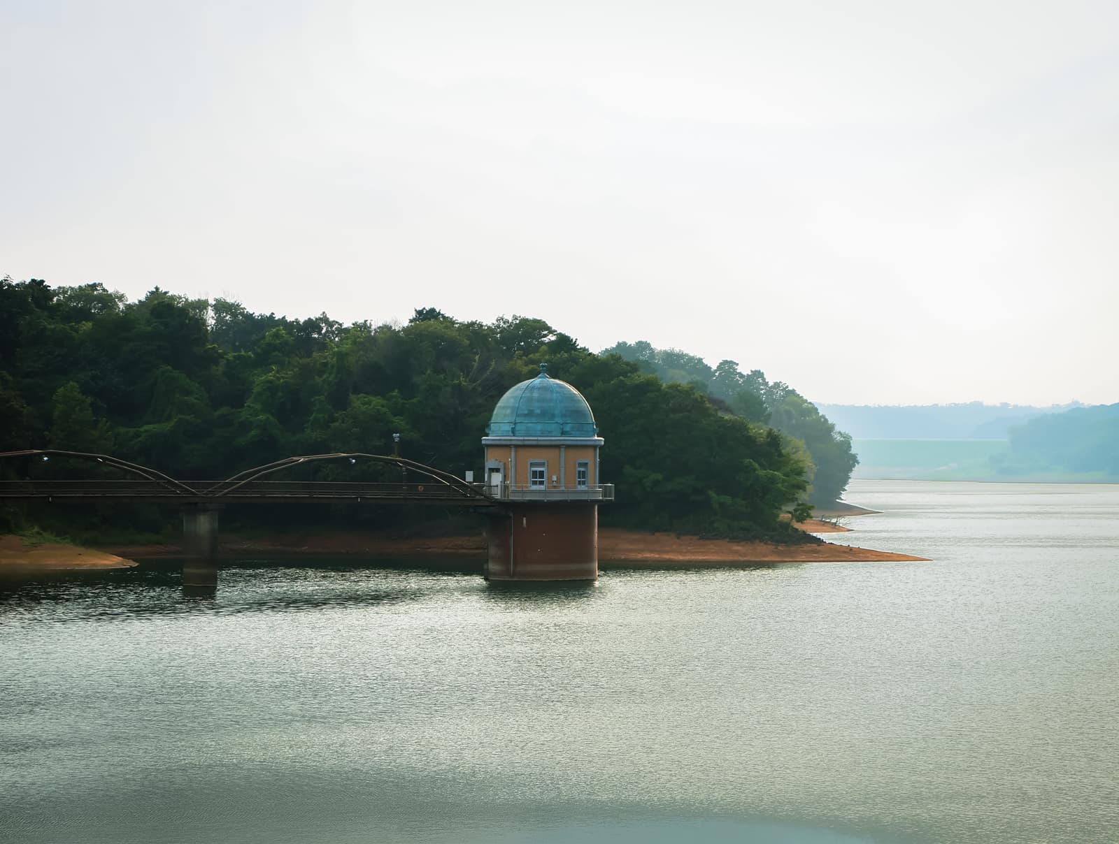 Lakeside Lighthouse — landscape photograph by Pavitra Mandal